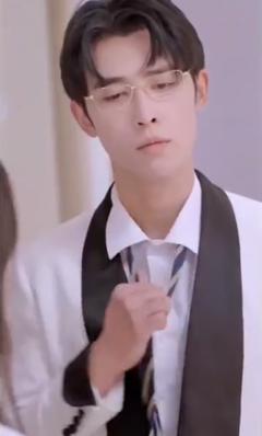 情深浅浅俩依依